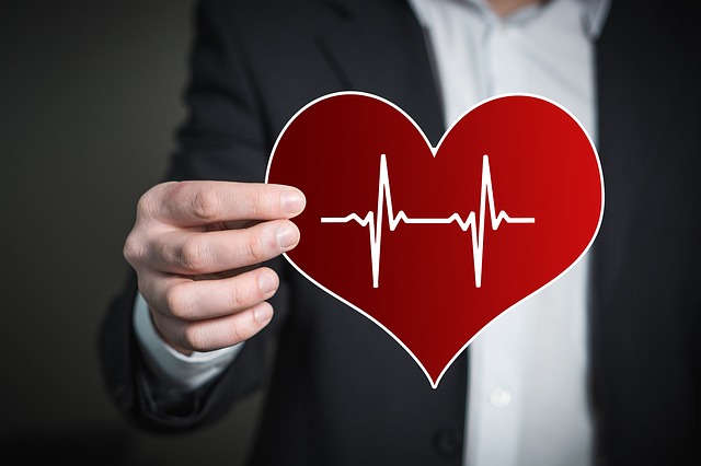Cardioversione elettrica: rischi e tutto quello che c’è da sapere
