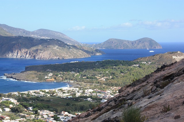 Isole Lipari: come raggiungerle? Cosa c’è da vedere? Dove alloggiare?